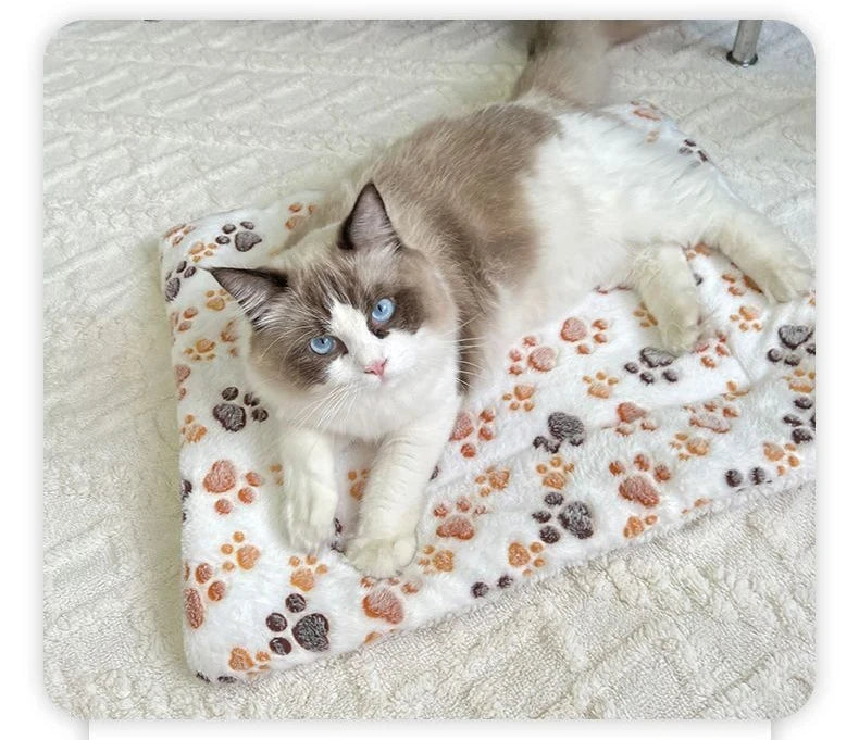 "Ultra-Soft Pet Sleeping Mat | Cozy Cushion Blanket for Dogs & Cats of All Sizes"